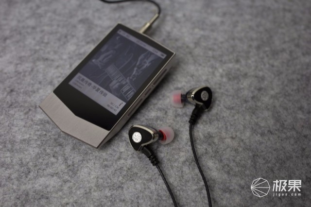 初烧做入门之用，999元的动圈塞子是否值得买—瑞弦Xcited2试玩测评