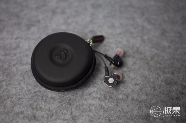 初烧做入门之用，999元的动圈塞子是否值得买—瑞弦Xcited2试玩测评