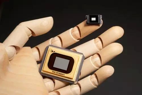 久盼无甘霖？8K投影机为什么这么难上市 