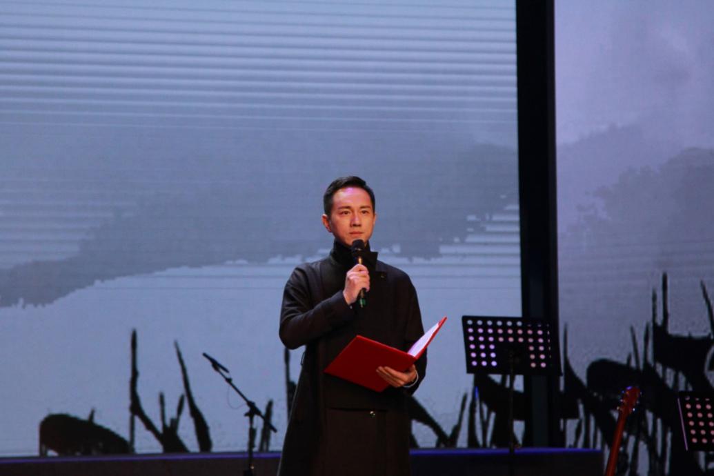 C:\Users\cello\Desktop\朗诵会\陈亮\IMG_2163.jpg