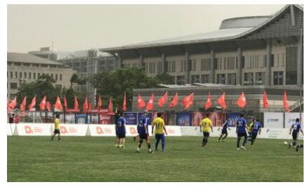 北京大学举办校友足球联谊赛 爸爸的选择回归
