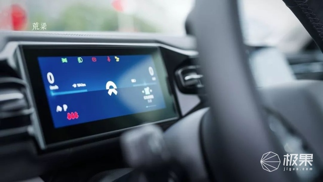 蔚来ES8初体验:4秒破百,NOMI智能助手把全车人撩high 蔚来ES8初体验:4秒破百,NOMI智能助手把全车人撩high