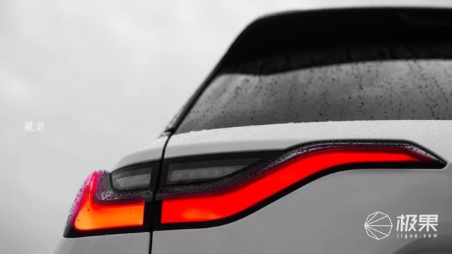 蔚来ES8初体验:4秒破百,NOMI智能助手把全车人撩high 蔚来ES8初体验:4秒破百,NOMI智能助手把全车人撩high