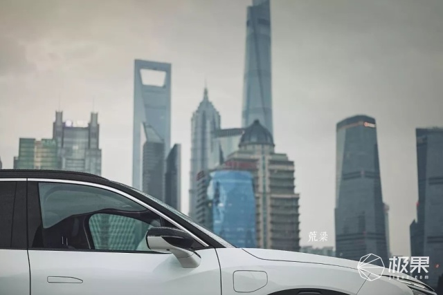 蔚来ES8初体验:4秒破百,NOMI智能助手把全车人撩high 蔚来ES8初体验:4秒破百,NOMI智能助手把全车人撩high