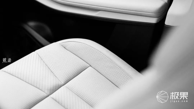 蔚来ES8初体验:4秒破百,NOMI智能助手把全车人撩high 蔚来ES8初体验:4秒破百,NOMI智能助手把全车人撩high