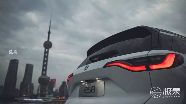 蔚来ES8初体验:4秒破百,NOMI智能助手把全车人撩high 蔚来ES8初体验:4秒破百,NOMI智能助手把全车人撩high
