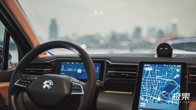 蔚来ES8初体验:4秒破百,NOMI智能助手把全车人撩high 蔚来ES8初体验:4秒破百,NOMI智能助手把全车人撩high