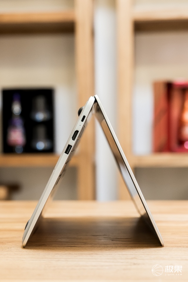 荣耀MagicBook体验:配置亮眼,办公娱乐皆可胜