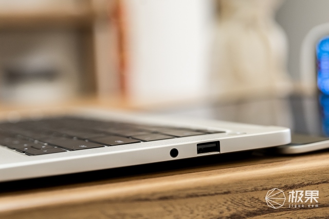 荣耀MagicBook体验:配置亮眼,办公娱乐皆可胜