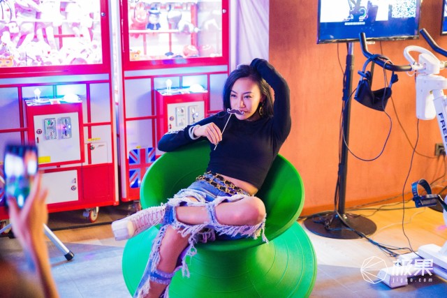 CrashBaggage分享系列透明行旅箱