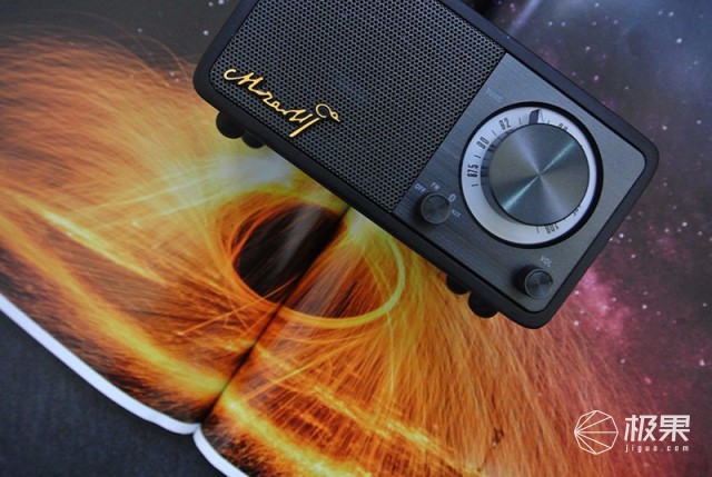 山进莫扎特蓝牙音箱体验，音质出色，复古收音机设计
