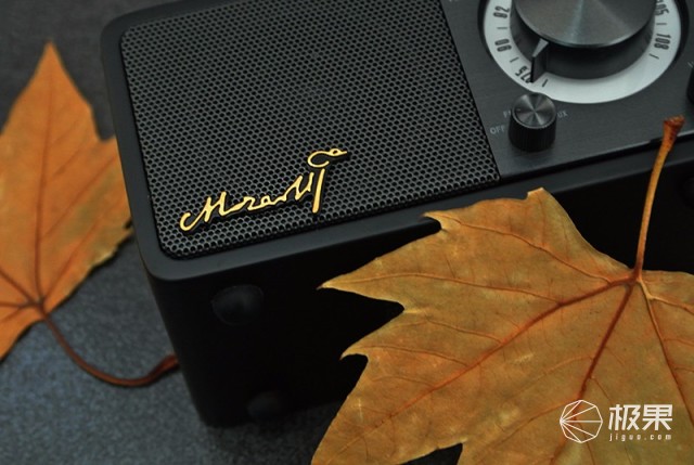 山进莫扎特蓝牙音箱体验，音质出色，复古收音机设计