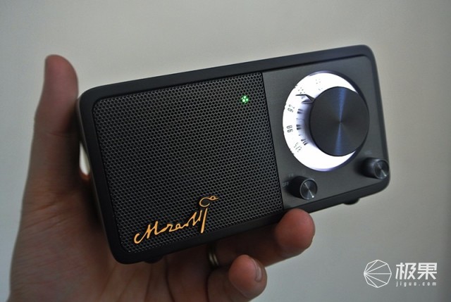山进莫扎特蓝牙音箱体验，音质出色，复古收音机设计