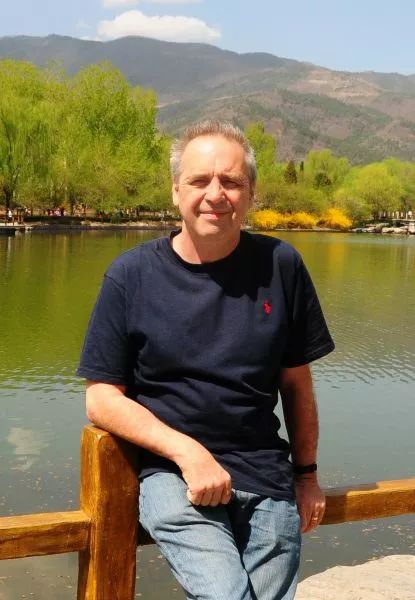 华人学者樊文飞入选英国皇家学会会士 | 快讯