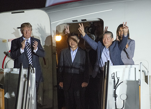 3名美国公民从朝鲜获释被接回国：感觉像做梦