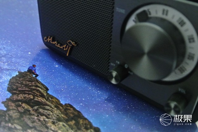 山进莫扎特蓝牙音箱体验，音质出色，复古收音机设计