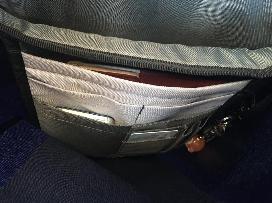 旅行包怎么叠 CF54FB165B83469D548553DCDEFFC065086786FA_size124_w950_h712.jpeg