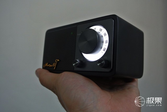 山进莫扎特蓝牙音箱体验，音质出色，复古收音机设计