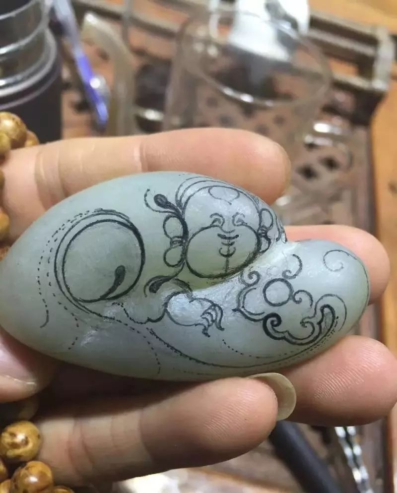 和田玉莲花童子详细雕刻步骤__凤凰网