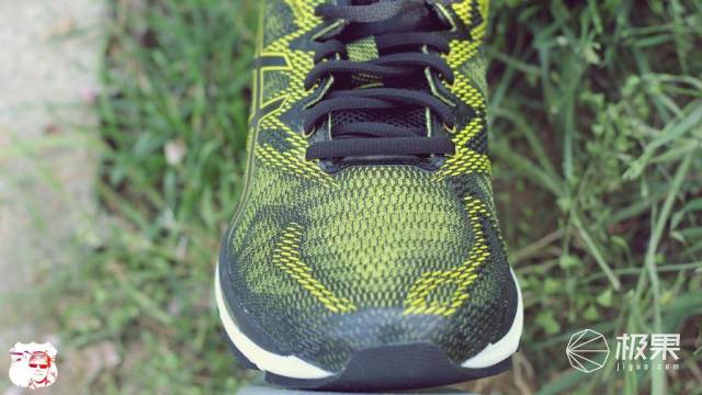 入脚舒适跑步抓地，跑渣的顶级马拉松跑鞋—亚瑟士NIMBUS20体验