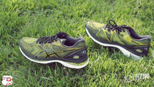 入脚舒适跑步抓地，跑渣的顶级马拉松跑鞋—亚瑟士NIMBUS20体验