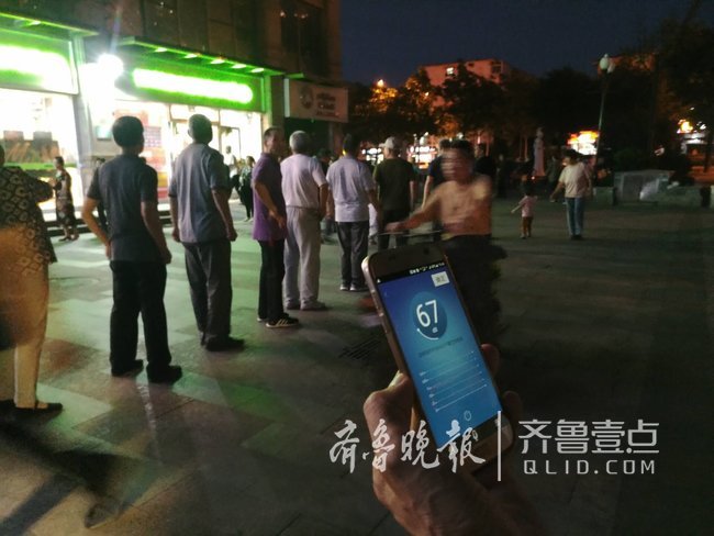 多次接到广场舞噪音扰民投诉，济南民警夜间突击检查