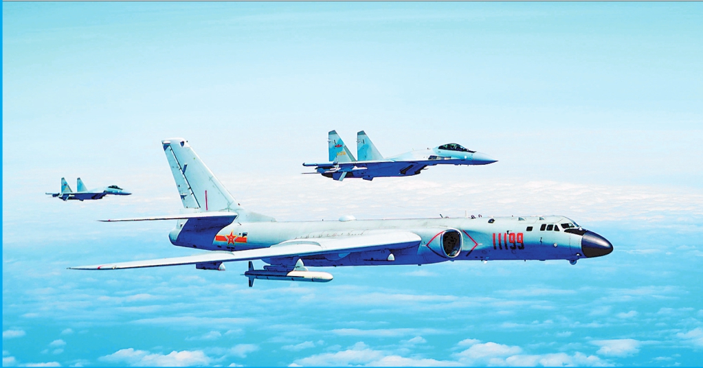 我空军发布宣传片展现多型战机海上新航迹