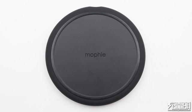 支持苹果7.5W:mophie第二代无线充电器开箱拆