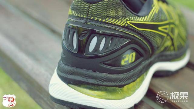 入脚舒适跑步抓地，跑渣的顶级马拉松跑鞋—亚瑟士NIMBUS20体验