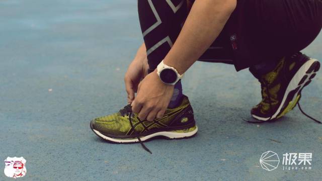 入脚舒适跑步抓地，跑渣的顶级马拉松跑鞋—亚瑟士NIMBUS20体验