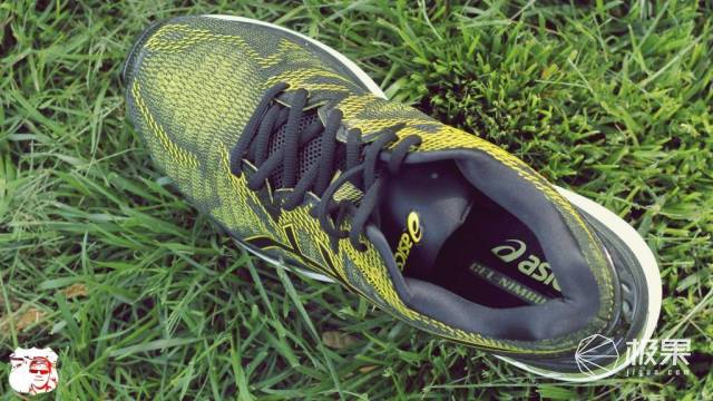 入脚舒适跑步抓地，跑渣的顶级马拉松跑鞋—亚瑟士NIMBUS20体验