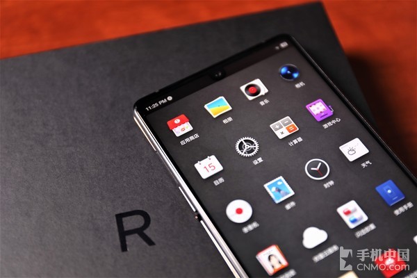 坚果R1评测：不愧是能当“主机”的旗舰