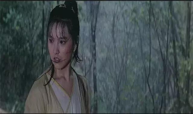 成龙和她相亲被吓跑,陈百强夸她是白雪公主,如今依然单身一人