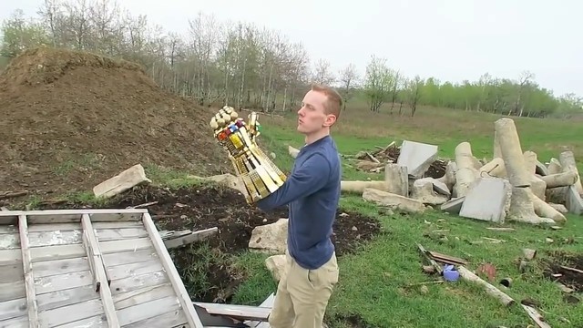 用乐高打造宇宙最强装备？亮瞎眼的无限手套 