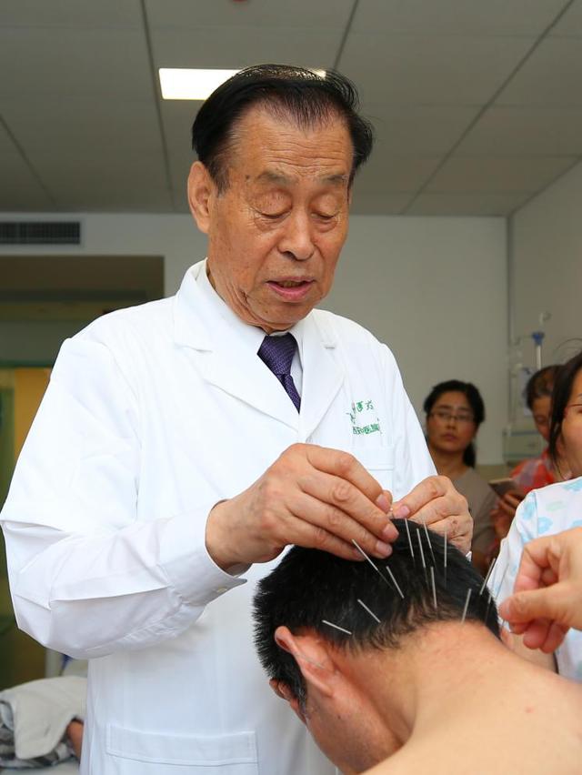 石学敏院士简介:石学敏教授,中医,针灸学专家.