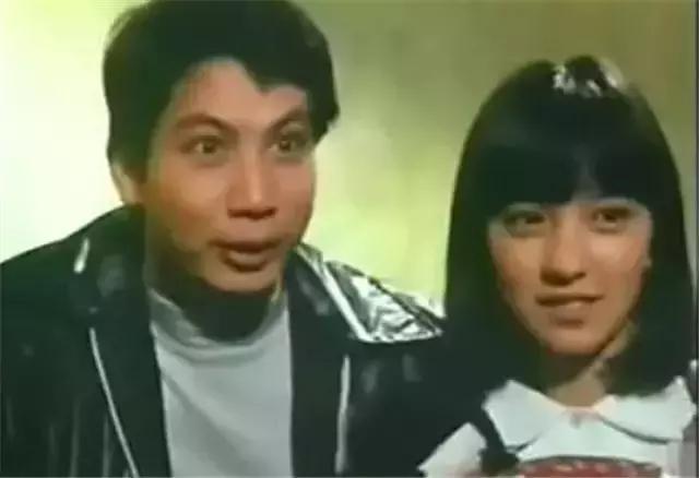 成龙和她相亲被吓跑,陈百强夸她是白雪公主,如今依然单身一人
