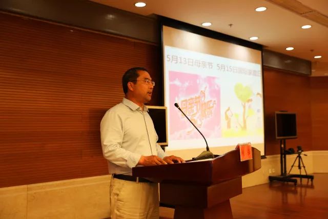 承德高新区妇联组织开展孝老爱亲道德大讲堂活