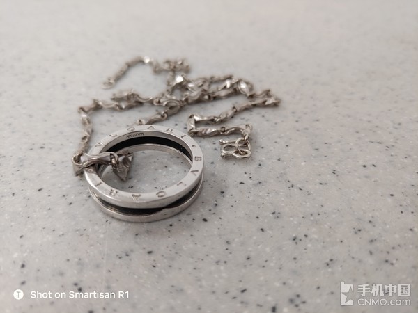 坚果R1评测：不愧是能当“主机”的旗舰