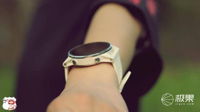 集合数套专业户外设备的腕表，让旅行小白秒变户外老炮