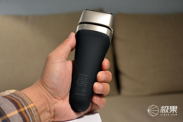 四独立刀网设计米家须眉电动剃须刀,好像有点