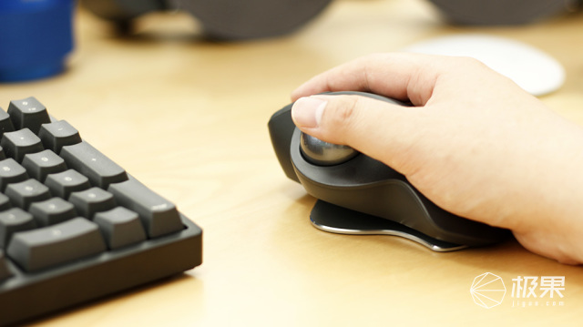 罗技MXERGO鼠标体验，告别鼠标手，操控光标仅靠“球”