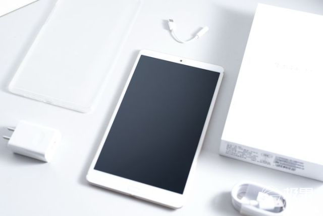 实战,用平板电脑来吃鸡是一种怎样的体验?--华为M5评测