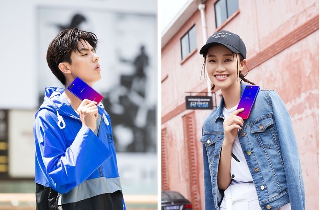 尽显红蓝渐变之美 OPPO R15星云特别版