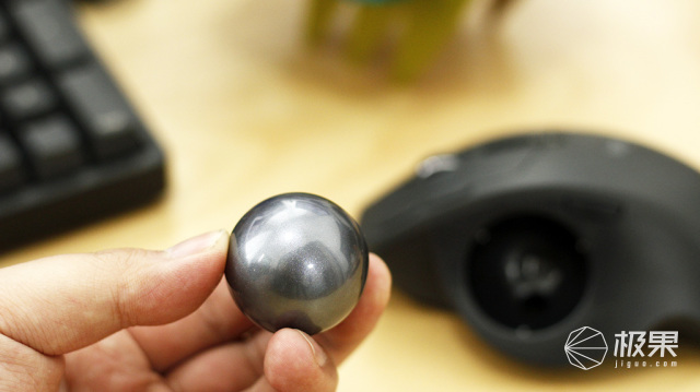 罗技MXERGO鼠标体验，告别鼠标手，操控光标仅靠“球”