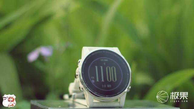 集合数套专业户外设备的腕表，让旅行小白秒变户外老炮