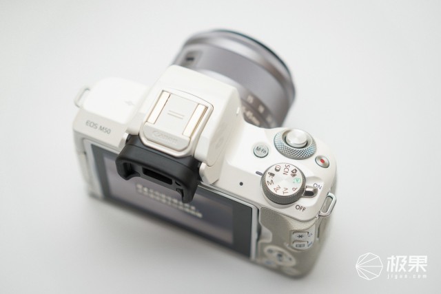 与前一代M6相比,佳能M50又有哪些优势?