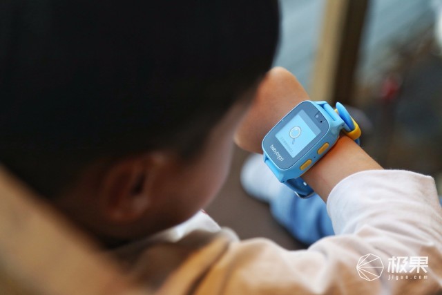 孩子的成长新伙伴，贝贝欢儿童手表体验