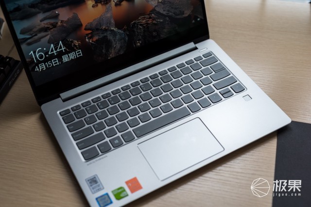 轻薄设计独立显卡，五千价位里的小钢炮—联想小新Air14评测