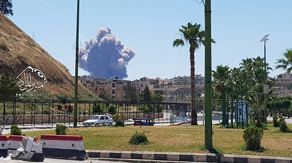 叙利亚中部城市一空军基地发生巨大爆炸