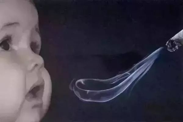 躲阳台抽烟就不影响孩子?“三手烟”比“二手烟”更可怕!